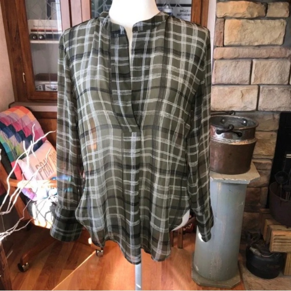BANANA REPUBLIC SIZE SMALL OLIVE GREEN PLAID SHEER HI LO BLOUSE LONG SLEEVE